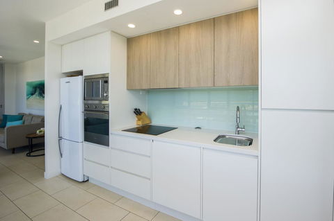 1 Bright Point Apartment 1504 - Bet 4u 11
