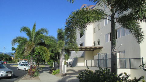 Edge Apartments Cairns - Bridge Guide 24