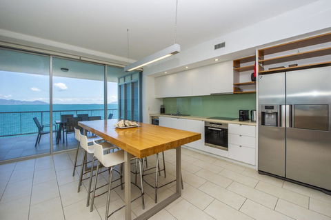 1 Bright Point Apartment 5301 - Bet 4u 11