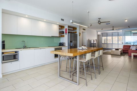 1 Bright Point Apartment 5301 - Bet 4u 17