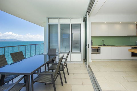 1 Bright Point Apartment 5301 - Bet 4u 9