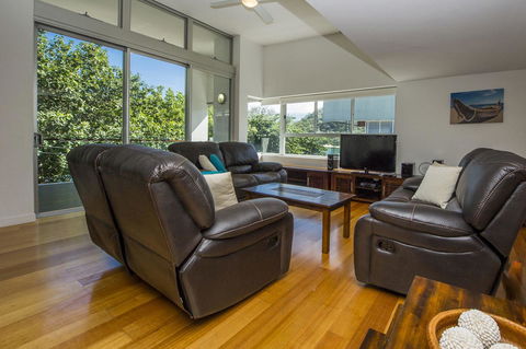 Maggies Beachfront Apt. 5 - Bet 4u 4