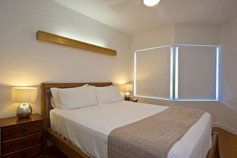 Maggies Beachfront Apt. 12 - Bet 4u 12