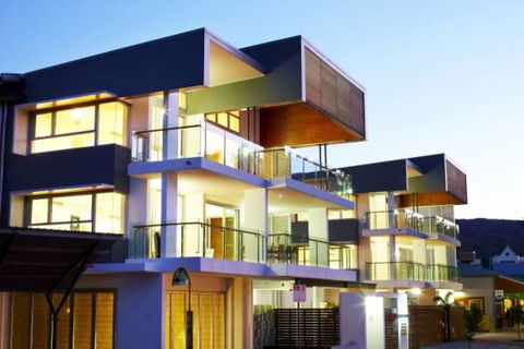 Maggies Beachfront Apt. 6 - Bet 4u 1