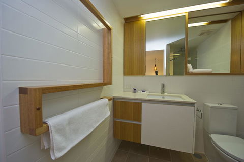 Maggies Beachfront Apt. 8 - Bet 4u 4