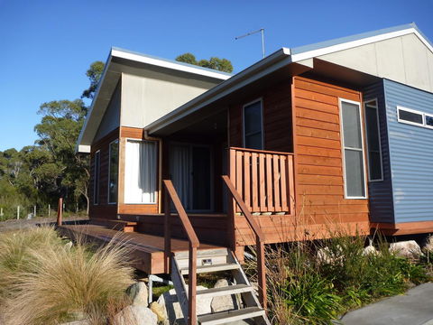 Yakkalla Holiday Cottage - Bridge Guide 2