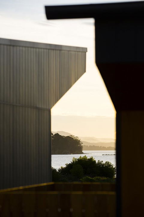 Bruny Island Escapes And Hotel Bruny - Click Find 0