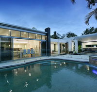 2 Andrews - Port Douglas - Click Find