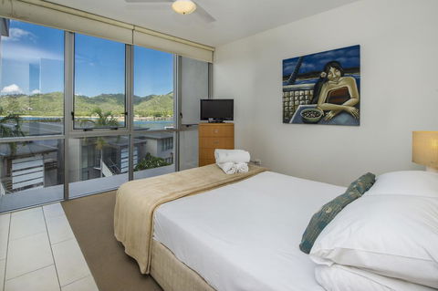 1 Bright Point Apartment 1405 - Bet 4u 2