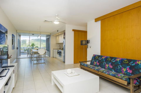 1 Bright Point Apartment 1405 - Bet 4u 0