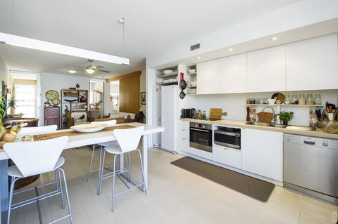 1 Bright Point Apartment 2303 - Bet 4u 3