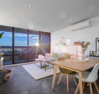 107 Light Filled Cozy Apt in the Heart of St Kilda - Click Find