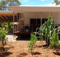 15 Esprit Drive - Rainbow Shores Gorgeous Modern Beach House - Click Find