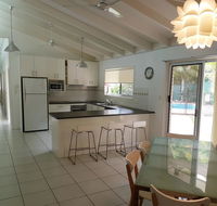 15 Larapinta Court - Family home with swimming pool in a quiet street and central location close to CBD - Click Find