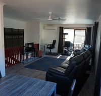 2-29 Rumbalara Avenue - Rainbow Beach Bring your dog or your cat or bring both Free Wi-Fi - Click Find