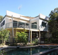 20 Orania Court - Two storey family home with swimming pool patio  large deck. Pet friendly - Click Find