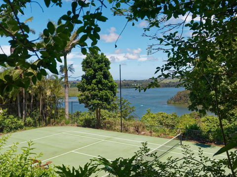 230 Scenic Drive - Click Find 0
