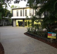 25 Naiad Court - Rainbow Shores The Ultimate Beachside Executive Property Air conditioned - Click Find