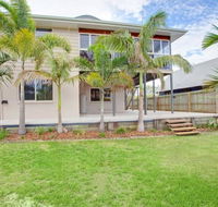 29 Cypress Avenue - Rainbow Beach Close to the beach with a pool - Click Find