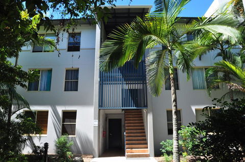 32/15 Rainbow Shores - Unit Overlooking Bushland With Shared Swimming Pool, Spa And Tennis Court - Click Find 0