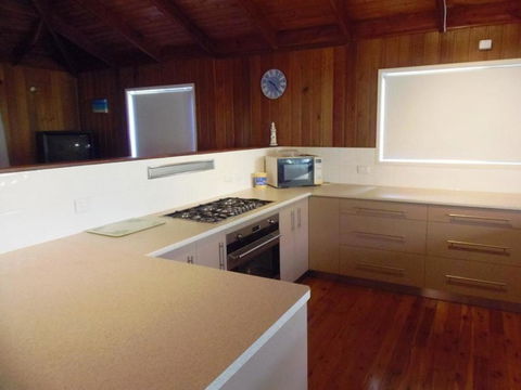 33 Cooloola Drive - Rainbow Beach, Walk To The Beach, Pet Friendly - Click Find 1