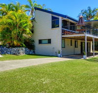 40 Rumbalara Avenue - Rainbow Beach Entertain on the spacious verandah overlooking beautiful Rainbow Beach - Click Find