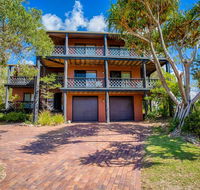 41 Carlo Circle - Rainbow Beach Huge Beach House With Room for Everyone - Click Find