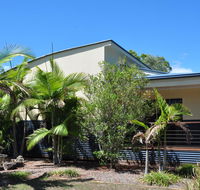 44 Cypress Avenue - Holiday home in a quiet location close to patrolled beach and CBD - Click Find