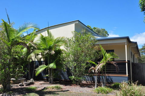 44 Cypress Avenue - Holiday Home In A Quiet Location, Close To Patrolled Beach And CBD - Click Find 0
