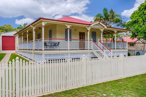 5 Bomburra Court - Rainbow Beach, Ticks All The Boxes, Pool, Shed, Fenced Yard, Pet Friendly - Click Find 0