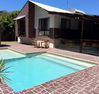 6 Bomburra Court - Rainbow Beach Pet Friendly in great Bush and Beach location - Click Find
