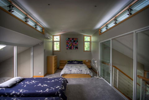 6 Satinwood Drive - Rainbow Shores, Stylish Beach House, Free WiFi - Click Find 3