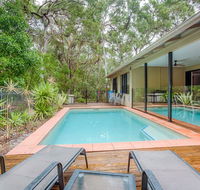 8 Ibis Court - Rainbow Shores Swimming Pool Walk to Beach Executive Beach House - Click Find