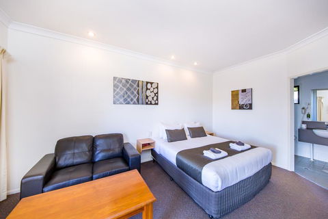 Ascot Lodge Motor Inn - Click Find 1