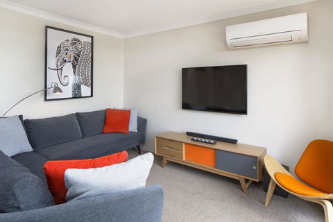 Avalanche 6 - Sophisticated Style &modern Comfort With A Central Location - Click Find 3