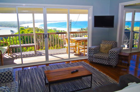 Awesome View, 4 View Street - Click Find 0