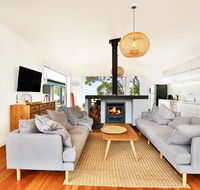 Ayana Beach House - Pet Friendly - Opposite Beach - Lawyer Find