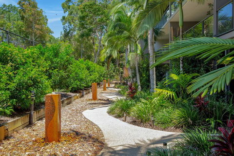 Baden 70 - Rainbow Shores, Ground Floor, Air Con, Overlooking Lap Pool - Click Find 3