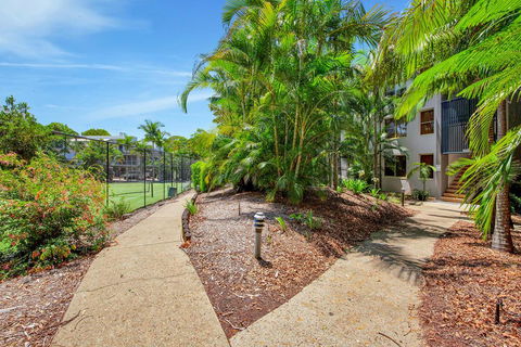 Baden 70 - Rainbow Shores, Ground Floor, Air Con, Overlooking Lap Pool - Click Find 2