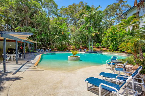 Baden 72 - Rainbow Shores, Stroll To The Beach, Air Con, Swimming Pools - Click Find 2