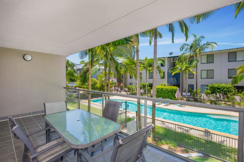 Baden 72 - Rainbow Shores, Stroll To The Beach, Air Con, Swimming Pools - Click Find 0