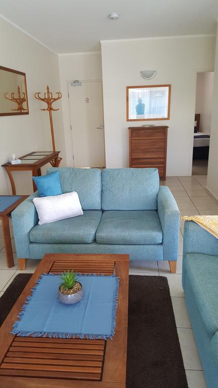 Baden 80 - Rainbow Shores, Air Conditioned Unit, Top Floor, Walk To Beach - Click Find 3