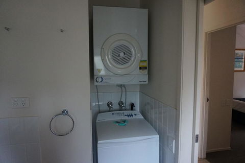 Baden 80 - Rainbow Shores, Air Conditioned Unit, Top Floor, Walk To Beach - Click Find 1