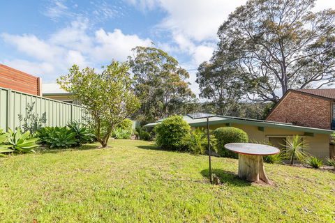 Batehaven Beach House - Click Find 2