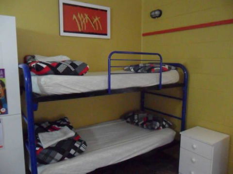Bateman Bay Holiday Park & Batemans Bay YHA - Click Find 3