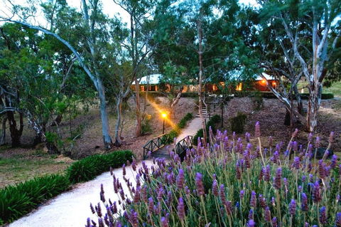 Battunga Bed And Breakfast - Click Find 0