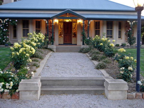 Battunga Bed And Breakfast - Click Find 2