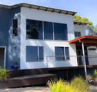 BAY OF FIRES BEACH SHACK ocean views from a modern Beachhouse - Bet 4u