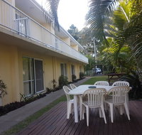 Bayshores Holiday Apartments - Click Find