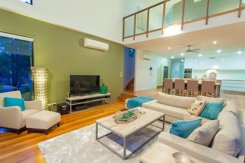 Beach Road Holiday Homes - Click Find 0